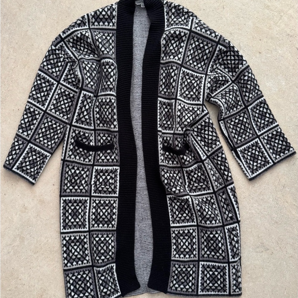 Black and White Patterned Women's Boutique Sweater